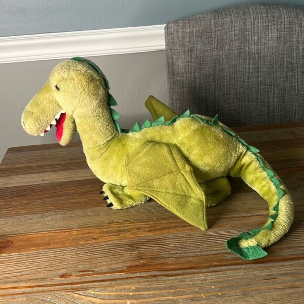 R. Dakin  vintage 1980 green‎ plush dragon toy collectable